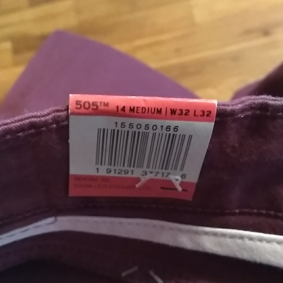 Women Jeans - Picture 7 of 8